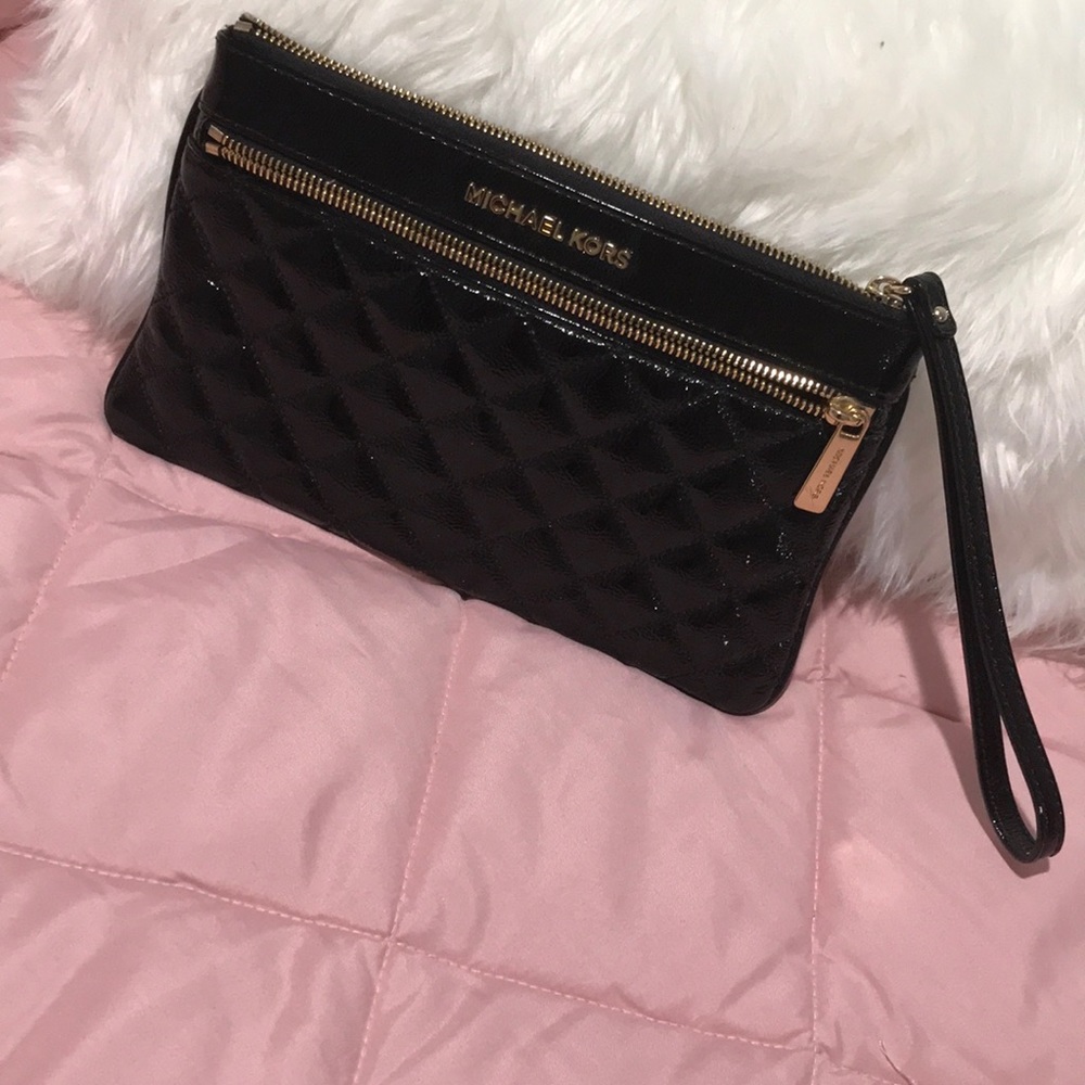 Michael Kors clutch!!